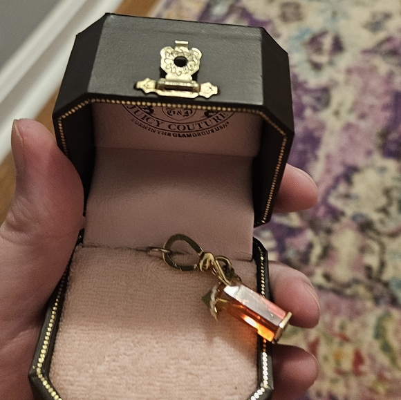 RARE Authentic Juicy Couture Tropical Cocktail Red Tea Charm With Umbrella & Box - Picture 9 of 11